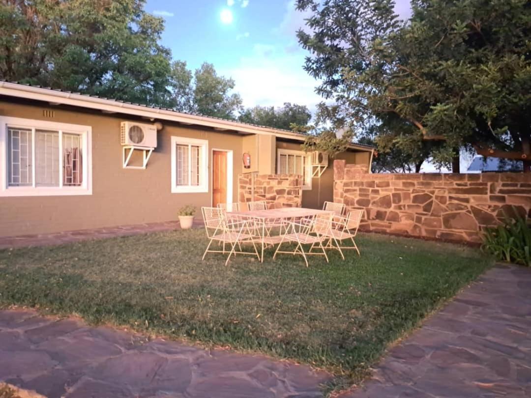 Koha Guesthouse Мариентал Екстериор снимка